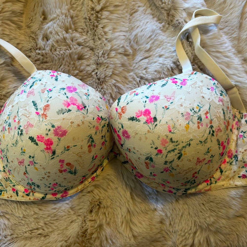 Victoria's Secret Floral Lace Bra - Cream with Pink Accents